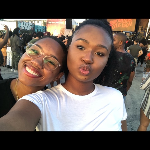 Meet your Posher, Nia - Picture 1 of 1